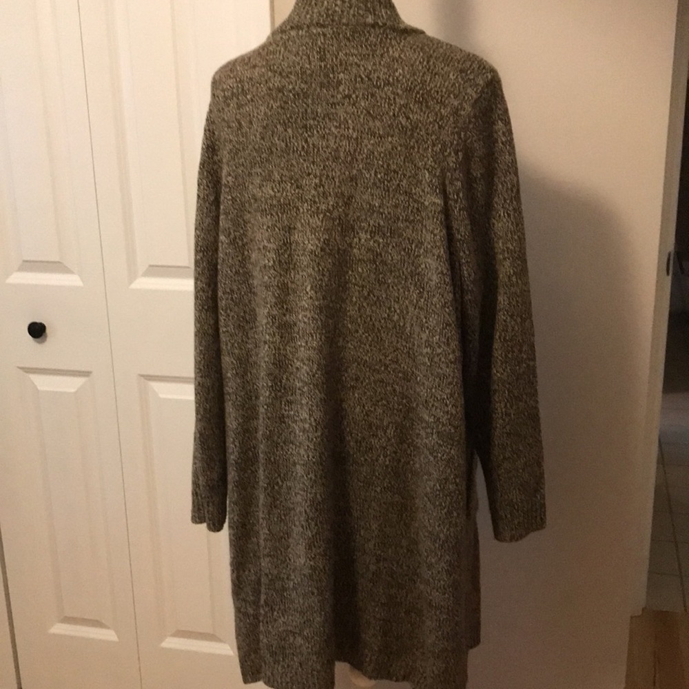 Long Button Down Sweater With Pockets! Like New! - image 4